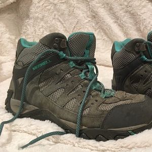 Merrell Waterproof Hiking Boots Women’s Size 9